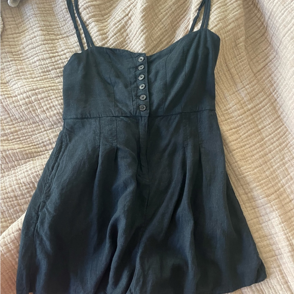 NWT IRBAN OUTFITTERS ROMPER🖤🖤🖤🖤